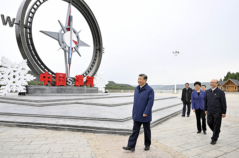 9月6日至8日，中共中央總書記、國(guó)家主席、中央軍委主席習(xí)近平在黑龍江考察。這是6日下午，習(xí)近平在大興安嶺地區(qū)漠河市北極村考察。